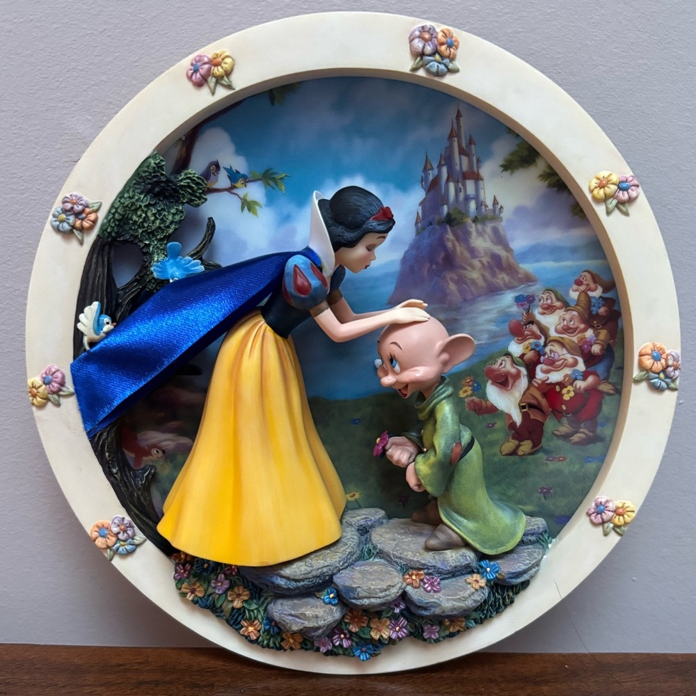 New Bradford Exchange “ Snow White - The Fairest of Them All” Plate.